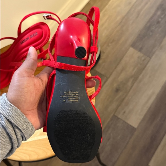 Steve Madden Vibrant Red Heels - Picture 2 of 2